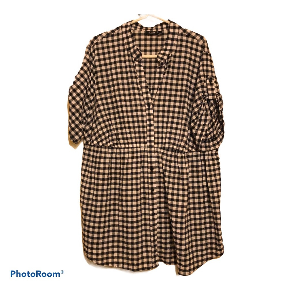 a.n.a.  Black & white checked short sleeve top 2X